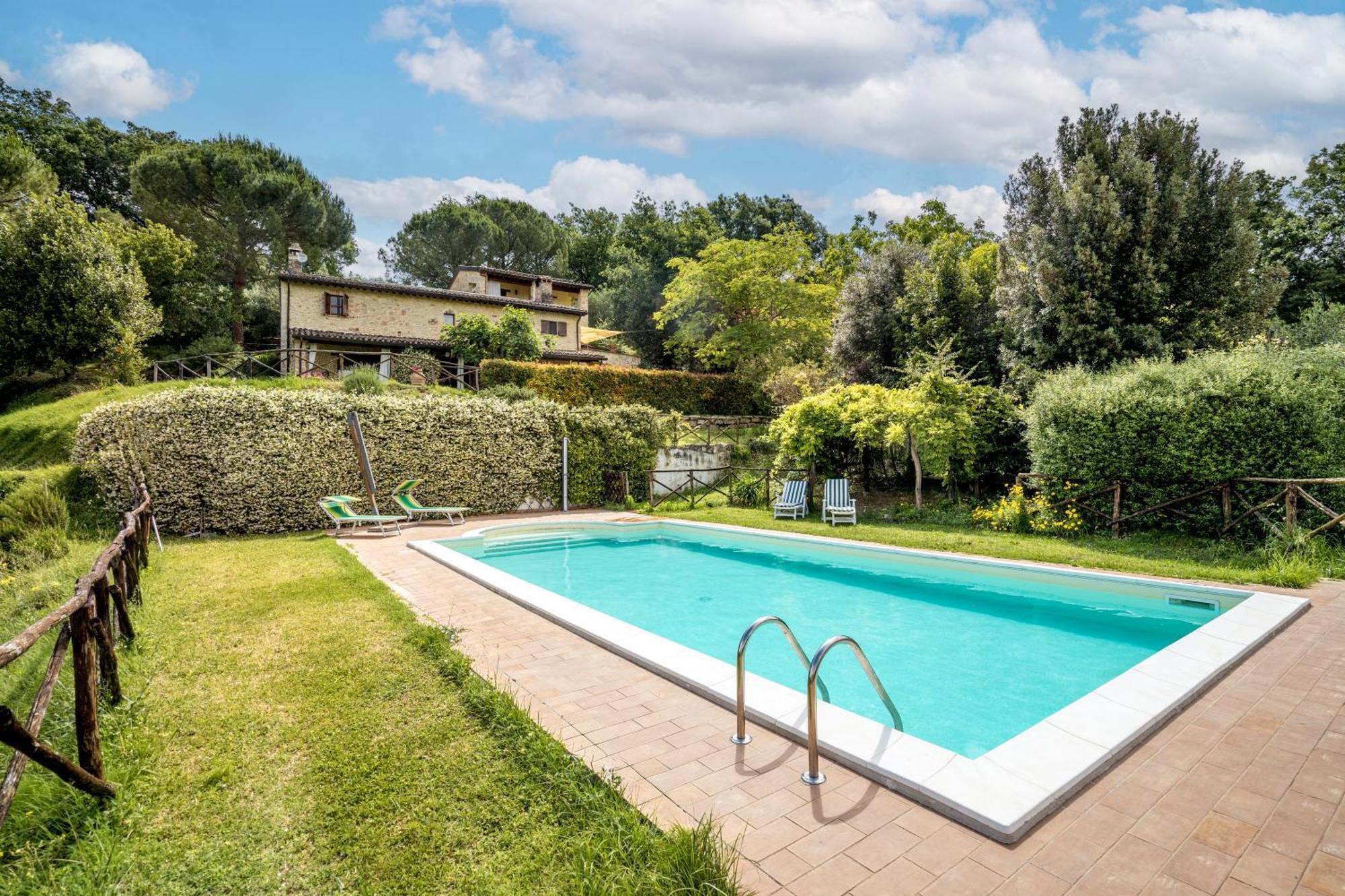 Agriturismo Bio Tra Cielo E Terra Frontignano Exterior photo