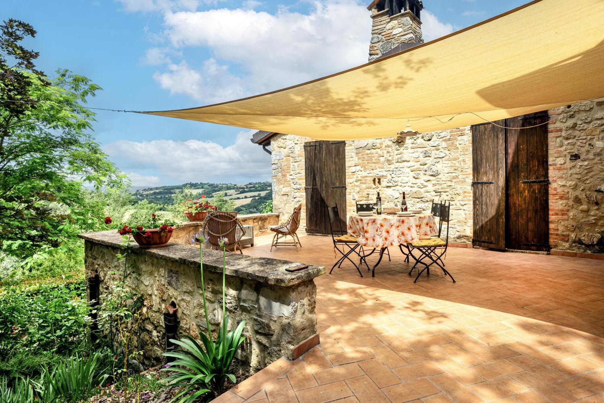 Agriturismo Bio Tra Cielo E Terra Frontignano Exterior photo