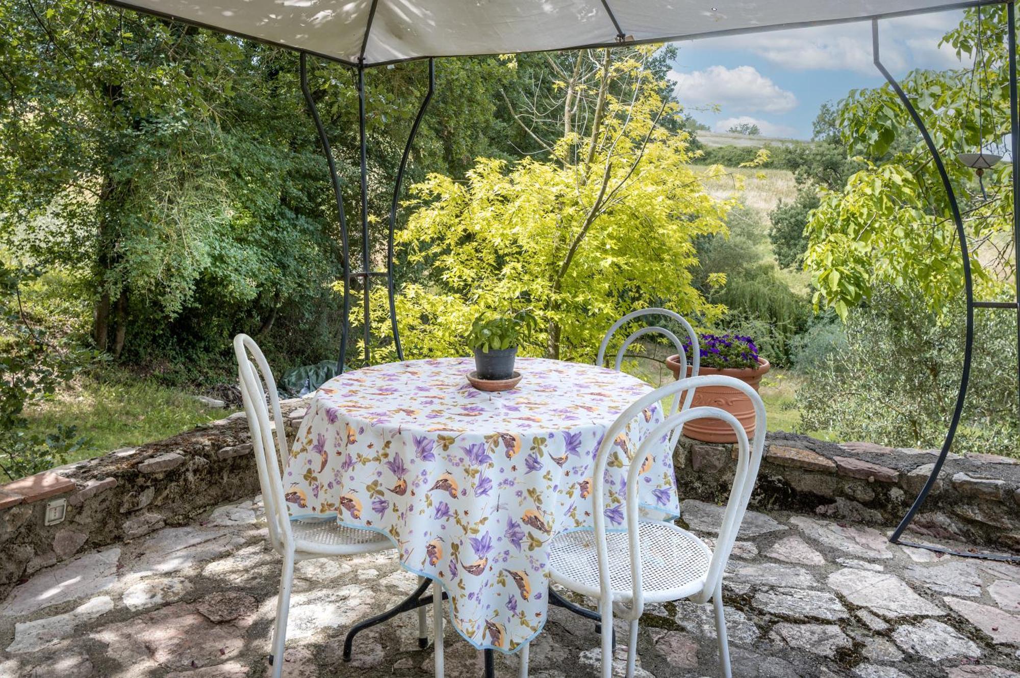 Agriturismo Bio Tra Cielo E Terra Frontignano Exterior photo